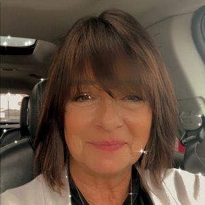 Meet your Posher, Debbie